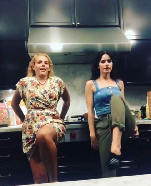 Busy Philipps, Parody, Dancing, Lindsay Lohan, Instagram Busy Philipps, Parody, Dancing, Lindsay Lohan, Instagram